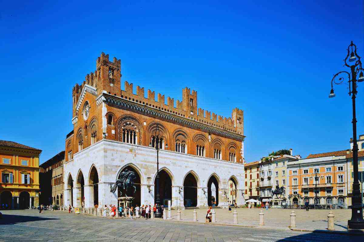 piazza di piacenza 